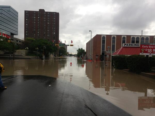 bmousse's tweet photo. #yycflood http://t.co/BaPCsHspBb