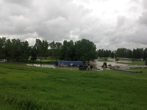 bmousse's tweet photo. Inglewood gol course #yycflood http://t.co/W3dBc9bSte