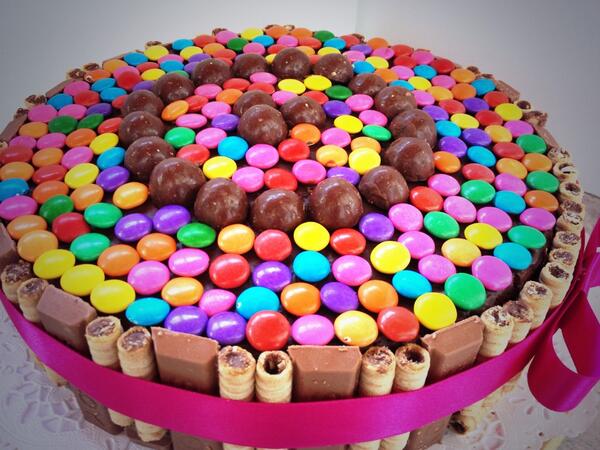 PiqueNiquePostr's tweet photo. Torta pirulines, dandy y toronto! #atugusto http://t.co/Vng7HYRVNr