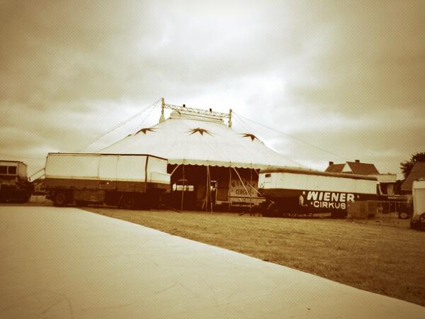 Wiener_Circus's tweet photo. Welcome in Nazareth! Shows Saturday, Sunday and Monday!!! http://t.co/w1tjpce3cS