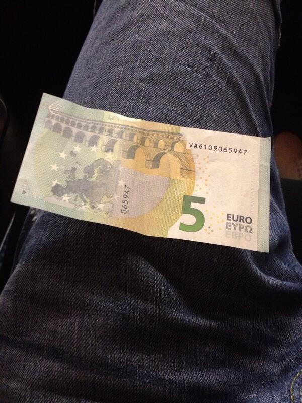 richiguay's tweet photo. ...este billete a poko le pego una ostia esto q e le e dixo http://t.co/cACtuJYBly