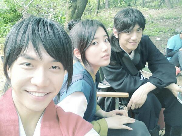 Suzy's tweet photo. 강치.여울.곤 v http://t.co/dNjMcEfcZs