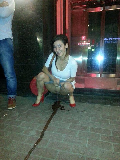 Pee pee party http://t.co/U3JwxG5hoE