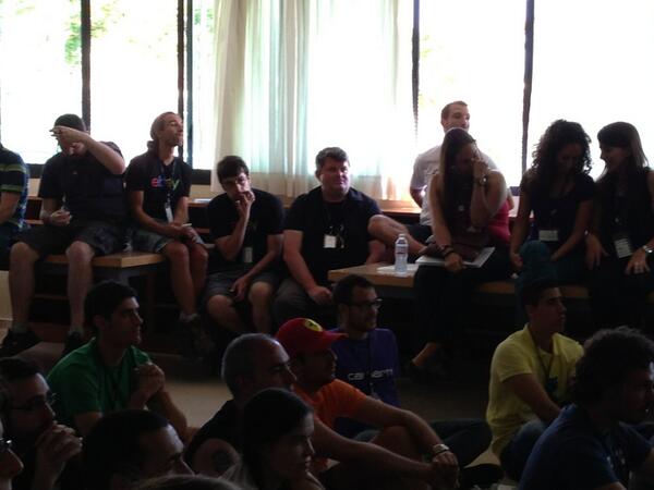 rcanalesmora's tweet image. EBay patrocina #aos2013; busca apasionados en Tech y métodos ágiles: tienen posiciones abiertas ;-) #tutelopierdes