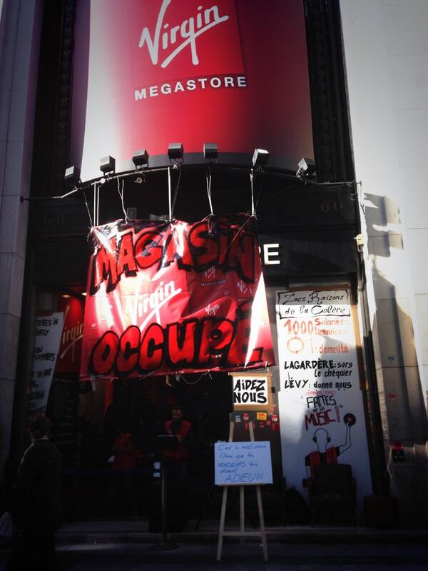 la fête de la musique commence au #Virgin des Champs-Elysées en compagnie des Gilets Rouges !