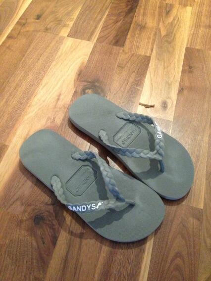 Imogen_Thomas's tweet photo. Thank u @GandysFlipFlops #nationalflipflopday http://t.co/0IDLE5FpDK