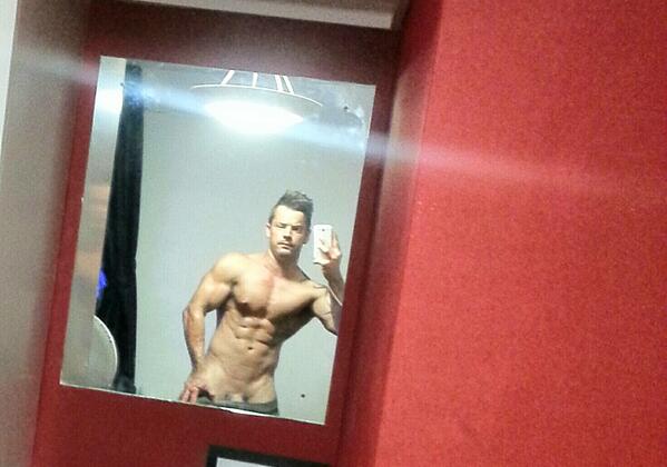 Marcpt_'s tweet photo. Been a while since last posted #friskyfriday pic.    Rt if u want:-):-)  dont look if easily offended http://t.co/vpNDjG1TRM