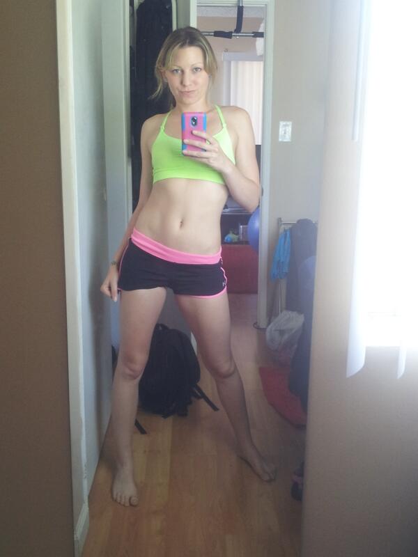 KuteButtKinky's tweet photo. Going to work out on cam right now! http://t.co/HqYAON04LZ