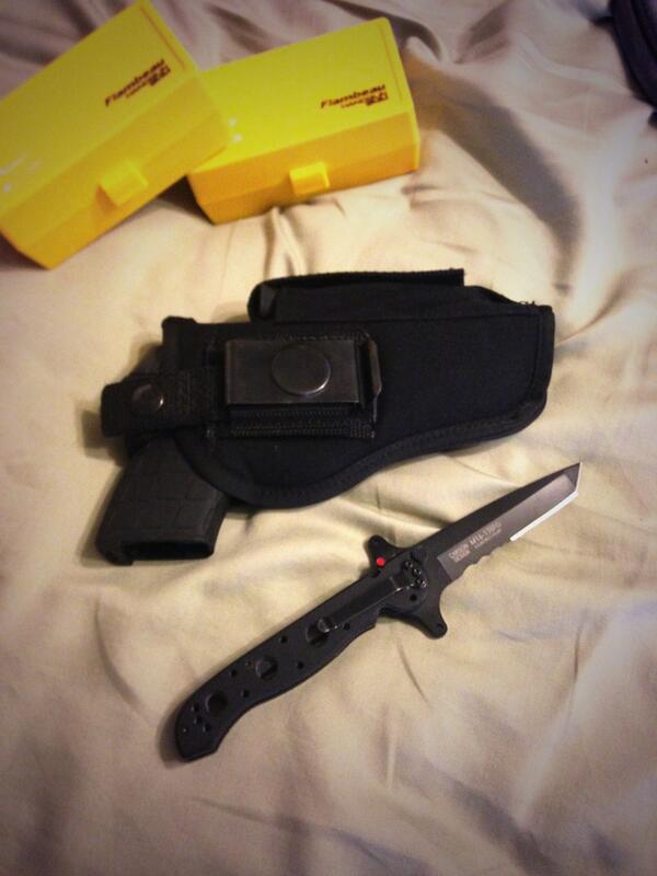 cdylstr's tweet photo. @likebuddyholly anti stabbing devices http://t.co/J1S6Fjko3K