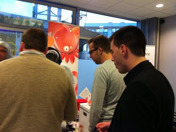 youngskills's tweet photo. @Youngskills s'intéresse aux nouveautés des jeunes, toujours pleine d'ingéniosité et de compétences http://t.co/mPS6PvxQps