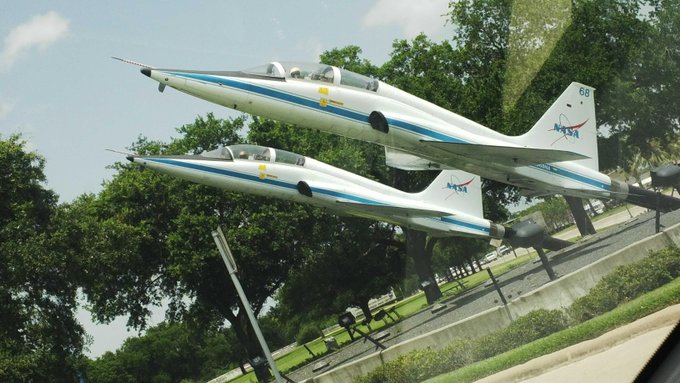 En la NASA yupiiiii http://t.co/LjnPspkSBx<a href="/tag/louisvuitton"class="tags"><span>#louisvuitton</span></a><a href="/tag/celebratingmonogram"class="tags"><span>#celebratingmonogram</span></a>