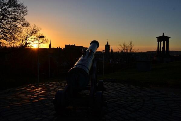 Mr_Mark_Brown's tweet image. #Edinburgh looking majestic from Calton Hill. Proud to call it home.  #BBCMidsummer