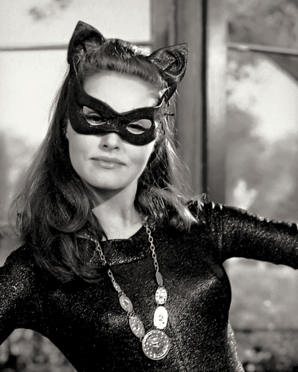 mariasantabijus's tweet image. Julie Newmar #mulherdevalor é uma atriz, dançarina e cantora, foi a intérprete da Mulher-Gato. bzz.ms/1jFv