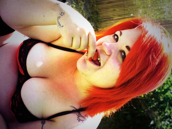bbwred's tweet photo. Strawberry anyone?? X http://t.co/HaxkumJmUw
