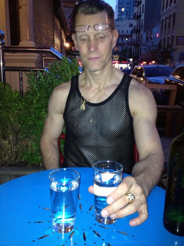 PeterButlerHair's tweet image. Water at #Sebastions on Ludlow #Bluetable @martin_keehn