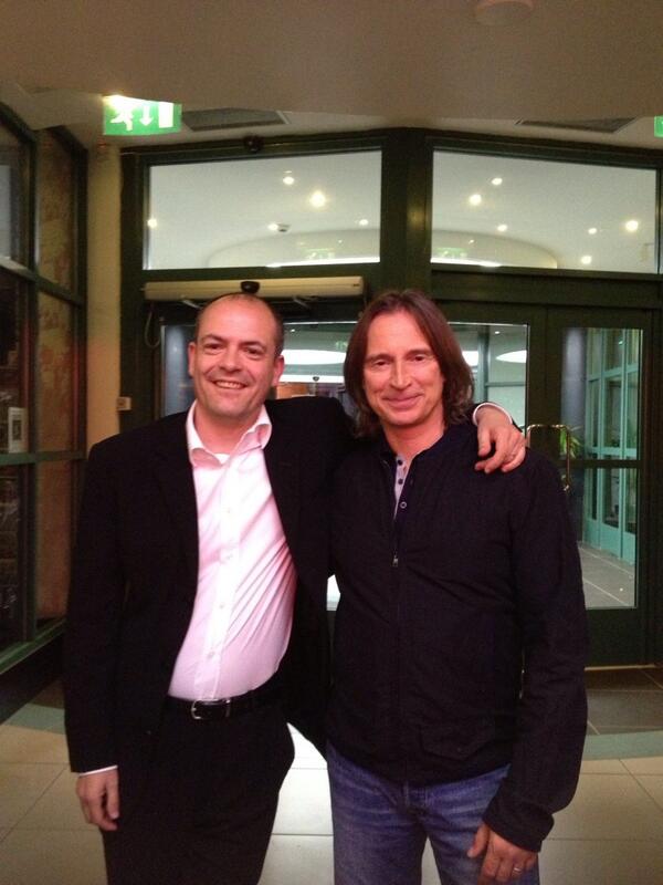 Robert Carlyle en el festival de cine de Edimburgo BNUEtDsCMAAR00-