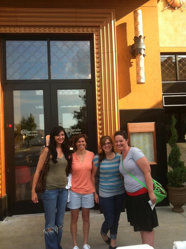 Cheesecake's tweet photo. One of #TCFDinner winners @Denira & friends @WestTownMall training dinner! Doors officially open 6/25! #Knoxville http://t.co/YChylMQMlx