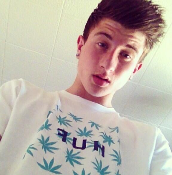 ThatOneBombKid tweet picture