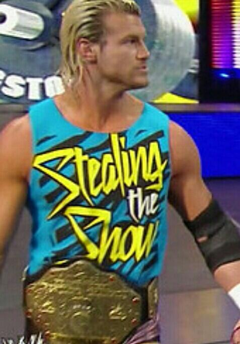 ShowoffDolphZ's tweet photo. Stealing The show. http://t.co/7gX0a4WqgW