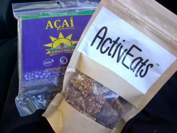 TashStrachan's tweet photo. Acai bowl time #homemade #rawgranola #getinmybelly http://t.co/SU2hYtRL6F