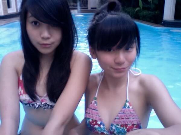 WowSeksi's tweet photo. Berenang!  #SantaiWeekend http://t.co/noRHlP5hZ7