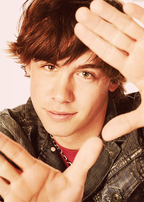 HotMaleCeleb's tweet photo. Munro Chambers http://t.co/hq8D3zUNGG