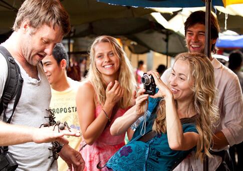 LuxPayne_'s tweet photo. Only girl I know who's not freaked out by humongous tarantulas but laughs instead ~GT http://t.co/yBGnWPsRp9