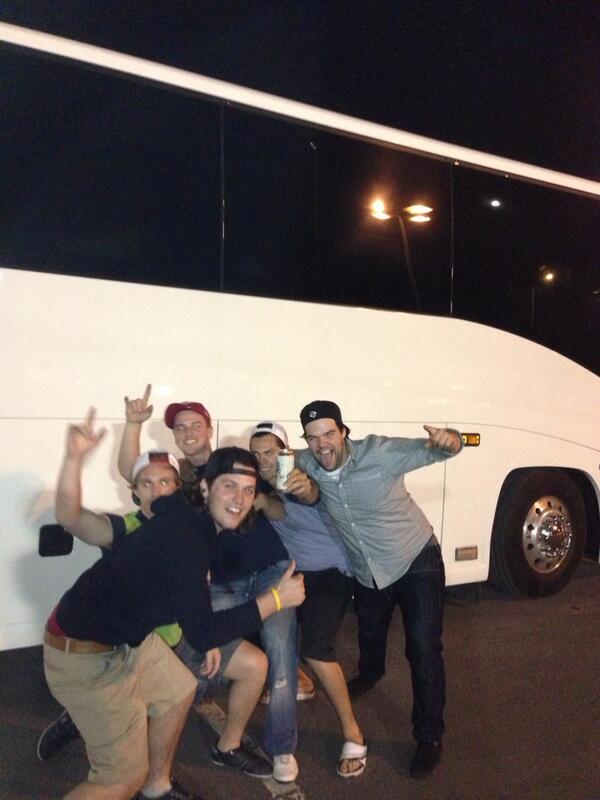 yan_drou's tweet photo. Rhsm en bus!!! #chriiiiiisto http://t.co/reRDrCT6ek