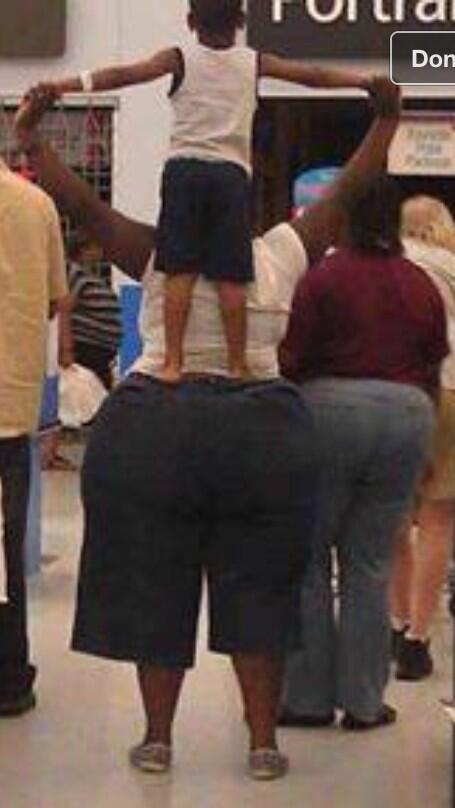 LucienTyler's tweet photo. @rileyrutledge50 saw your baby momma and baby at Walmart. http://t.co/BLiYz4s6br