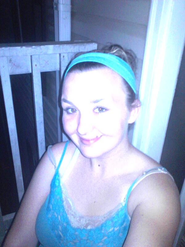 KWebb09's tweet photo. Chillin waitin on my boo thang to get off work;) http://t.co/swKfSQyc5q