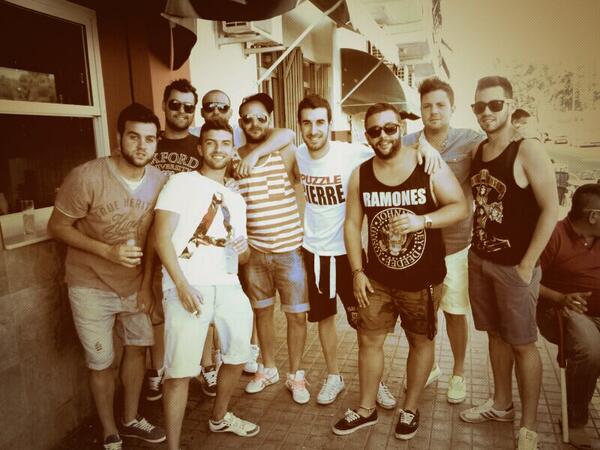javi_lampard's tweet photo. @xaviroig14 @Mompo_3 @quiquescriba @kike91alb @peris_6 @franpoti_3 @giussepe11 @pipobaraja8 http://t.co/Om97pBHgyv