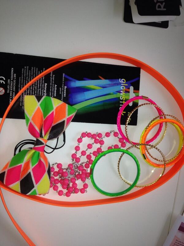 <a href="/JCCGroningen/">JCCGroningen</a> een feestje met Neon wij zij er klaar voor tot vanavond