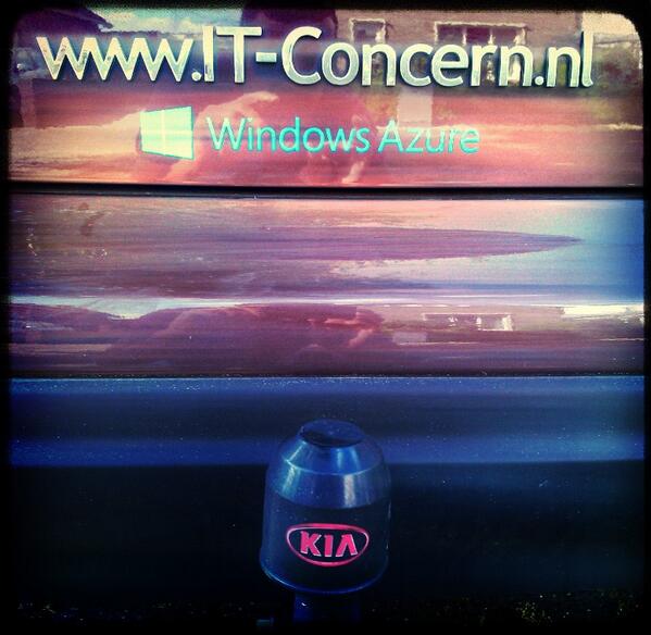 RoelJanssens's tweet image. @ITConcern spreading the love of #Windows #Azure