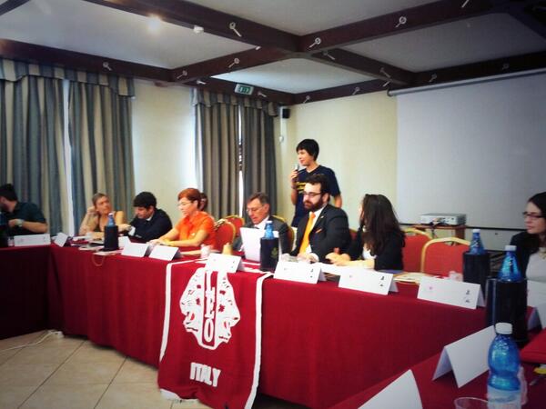 Leo108L's tweet photo. Inizio dell'ultimo consiglio del @MDLEO108Italy http://t.co/EidUFqHLug