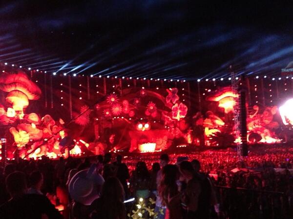 candacebare_'s tweet photo. @edc #owl stage is awesome http://t.co/MAnjHAyAbR