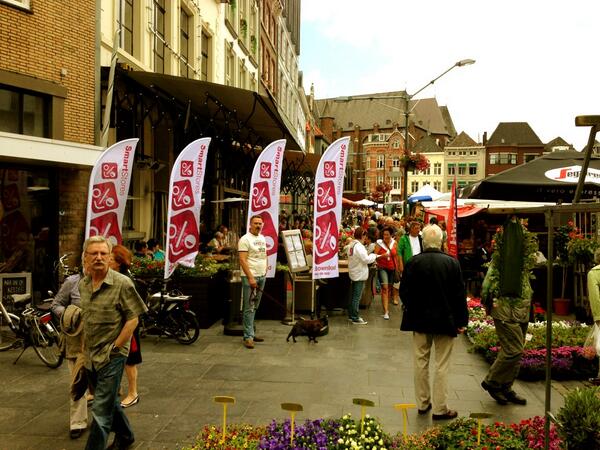 smartstores's tweet photo. SmartStores-promoties bij Markt 10.....je kunt er niet omheen! http://t.co/md78upbUew