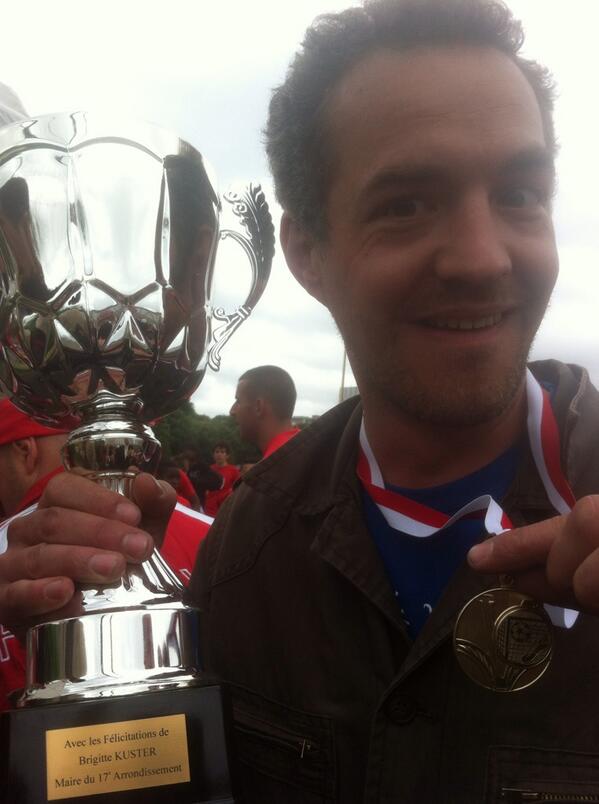 annick_lepetit's tweet photo. Brigitte Kuster met son nom sur les coupes (!) et c'est Julien Boucher qui  gagne le match #precurseur #Paris2014 http://t.co/Mx5JdiWrgo