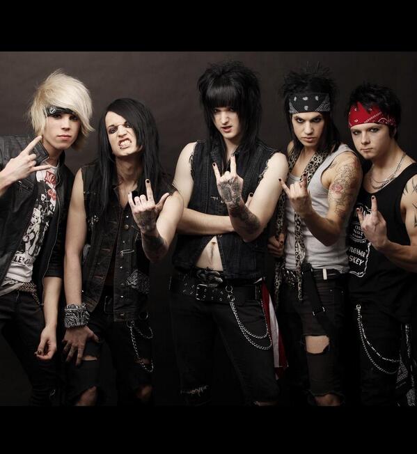 DF_StreetTeam's tweet photo. Hey guys check out @_DiamondFreaks_  and their music ^.^ http://t.co/5xZXhYEq5C