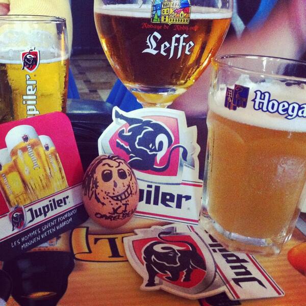 Met onze vriend een pintje aan het drinken! #JCIsport #jciharelbeke