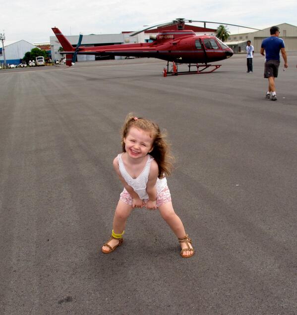 atomhenares's tweet photo. Celeste my 2yrold neighbor always points at helicopters flying by.today my good friend flew her to Batangas in his! http://t.co/OhoNbEgwBf