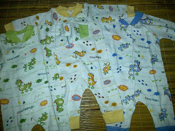 vicatering's tweet image. Mauuuuu !! Booked yah "@garagetwitsale: Longsleeves pj sz 0-3m beli smua cuma 35rb #prewashed #twitsale http://t.co/nQjrzgUXat"