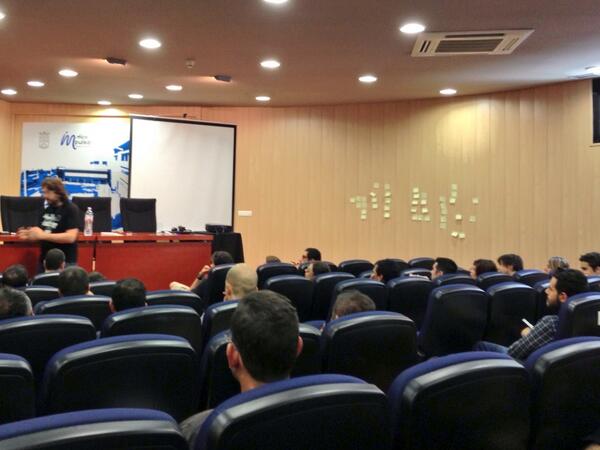 josecgil's tweet image. Desarrolladores ágiles y contratación ágil   #AOS2013