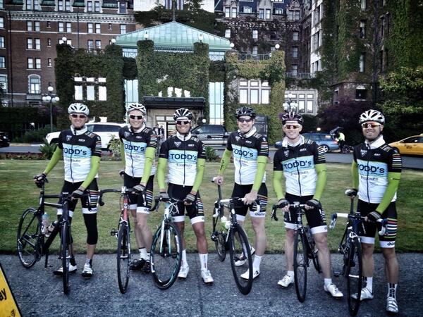 toddsccYVR's tweet image. TODD&apos;s @matthewhendriks @graeme_0 @peteodegaard @Svetosasha and JoeTodd at the start of the 270km @vicgranfondo