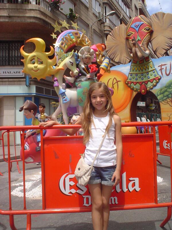 Martap04's tweet photo. En Alicante con las hogueras http://t.co/ts8yjNozK8