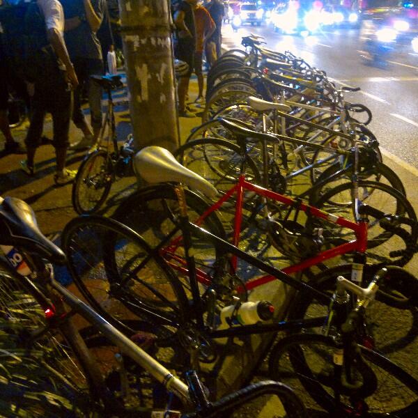 Selonjor bersama @SPINcoreBIKE <a href="/SUBcourier/">kurir serpis</a> <a href="/BirdFixedGear/">BFG Surabaya</a> at CK Taman Apsari