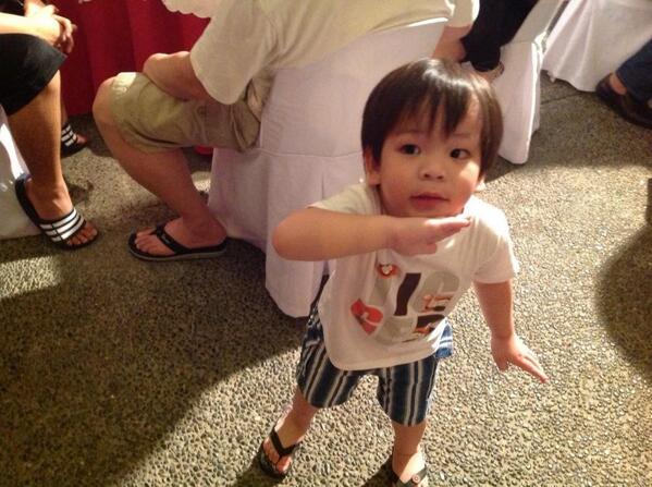 taeruified's tweet image. Ayos muka ni Om. =)) #DaFace