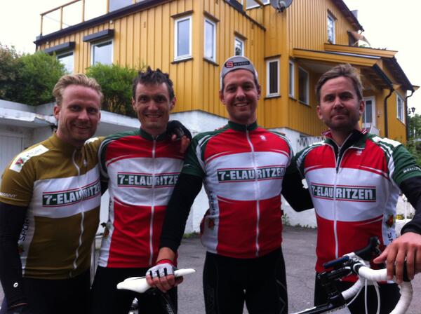 Team 7Elauritzen (PåHjul-crew) etter gjennomført Lilleh-Oslo i motvind og regn. Til ære for @TV2DagO2. Juhu!