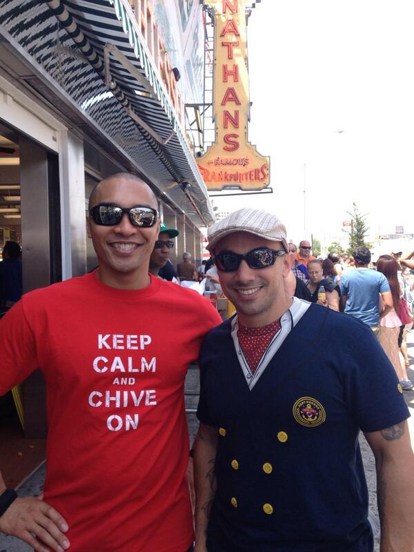 DJ401k's tweet photo. @theCHIVE meets @GeneralsSurplus #portnoonan ! #chiveon #ConeyIsland #MermaidParade @RoughHouseRadio #RT http://t.co/oQ9f44XtX3