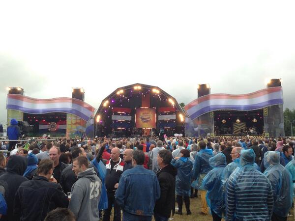 #nml @nmlhitfestival in volle gang met maarliefst 19 artiesten waarvan 7 bands! #snellechangementen