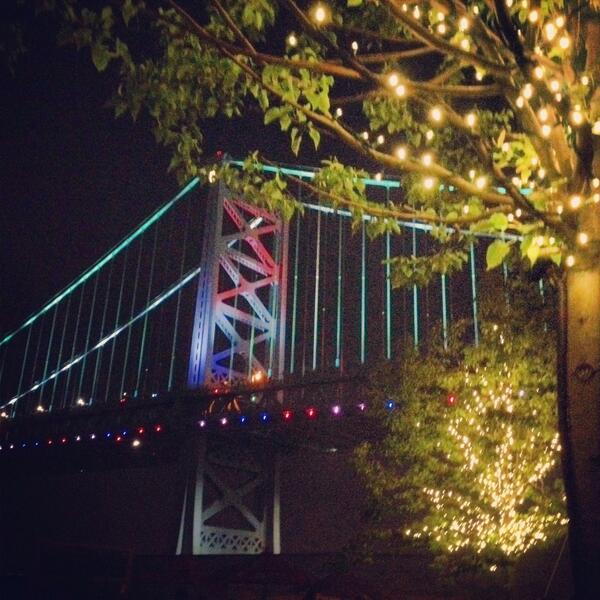 marleecarlino's tweet photo. PHILADELPHIA. love my hometown #philly #thrilladelphia @jennay_cat @lrosie32 http://t.co/lsLxJEcqUw
